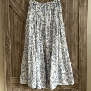 🪻 Hudson North Blue & White Toile Tiered Midi Dress - Size M - Floral & Feminine